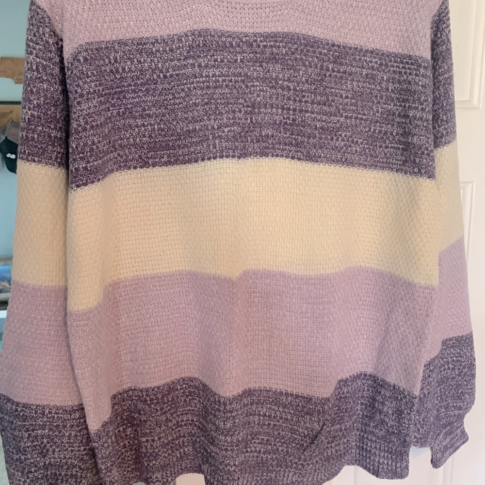 Boutique sweater, Zenana. Size S purple color block